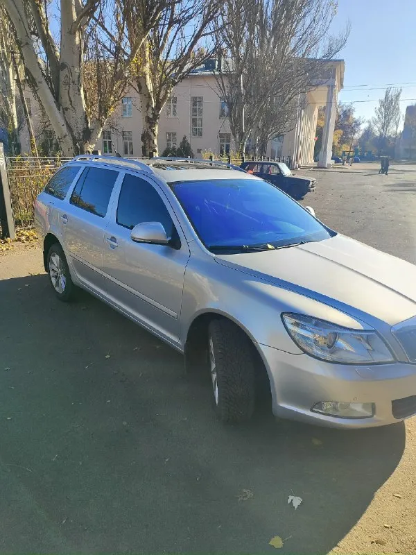 Продам skoda актавия цена 900 000 рублей 2.0 турбо дизель, 2011 год, автомат комплектация елеганс пробег 270 000 круиз, климат 2 зоный, крыша с люком, парктроник передний задний, датчик света\датчик дождя, подогрев сидений\ зеркал, комбинированный салон ( кожа, ткань) резина новая зима, ходавка поменяла, масло двигатель коробка поменяно. Ясиноватая, связь +79493101596
📞 Звоните: +7(949)3101596 - фотография - 1
