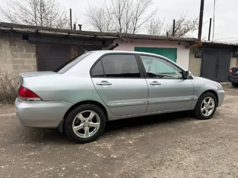 Продам mitsubishi lanser 9!2007 г. В. 1.6 механика!по технической части автомобиль без вопросов, на ходу каждый день!стоит хорошая зимняя резина, стоит андроид магнитола,4эсп(рабочих), состояние как на фото(есть нюансы, дно не выпадает, стаканы все целые)!машина не новая!документы в полном порядке!осмотр макеевка!цена 340000руб. Остальные вопросы по +79493633561 +telegram
📞 Звоните: +7(949)3633561 - фотография - 2