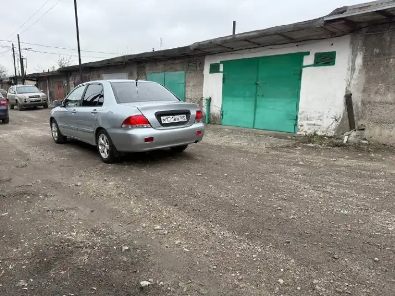 Продам mitsubishi lanser 9!2007 г. В. 1.6 механика!по технической части автомобиль без вопросов, на ходу каждый день!стоит хорошая зимняя резина, стоит андроид магнитола,4эсп(рабочих), состояние как на фото(есть нюансы, дно не выпадает, стаканы все целые)!машина не новая!документы в полном порядке!осмотр макеевка!цена 340000руб. Остальные вопросы по +79493633561 +telegram
📞 Звоните: +7(949)3633561 - фотография - 3