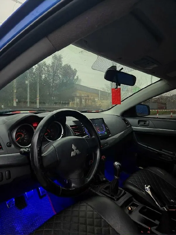 Lancer x sportback в идеальном состоянии как по кузову так и технически вложений не требует 2008 год, я 2й владелец двигатель 1.8 мкпп по списку, что делалось по машине: 1) полный перекрас в матовый цвет ( прибор по прежнему бьёт родной окрас) - красилась для себя и очень качественно диски красились в чёрный - суппорта в красный 2) добавлен тюнинг, фары, обвесы, тонировка вкруг зад 5%, перед 15% лоб 50% обзору не мешает, видно как днем так и ночью вместе с авто отдам спойлер, родные фары, родную магнитолу и новые запчасти для дальнейшего обслуживания 3) интерьер салона, подсветка салона, чехлы под заказ (сидения в идеале) магнитола, приборная панель, ручка кпп, чехол на кпп, коврики эво, ручник и т. Д 4) сделан stage 1 (не влияет на износ двигателя) но существенно добавилась мощность, в данный момент 170 л. С на 1.8 моторе разгон 0-100 составляет 7 секунд обслужена от а до я, из недавнего: замена сцепления (15.000 назад) перебрал генератор (7000 назад) поменял расходники
📞 Звоните: +7(949)8092489 - фотография - 6