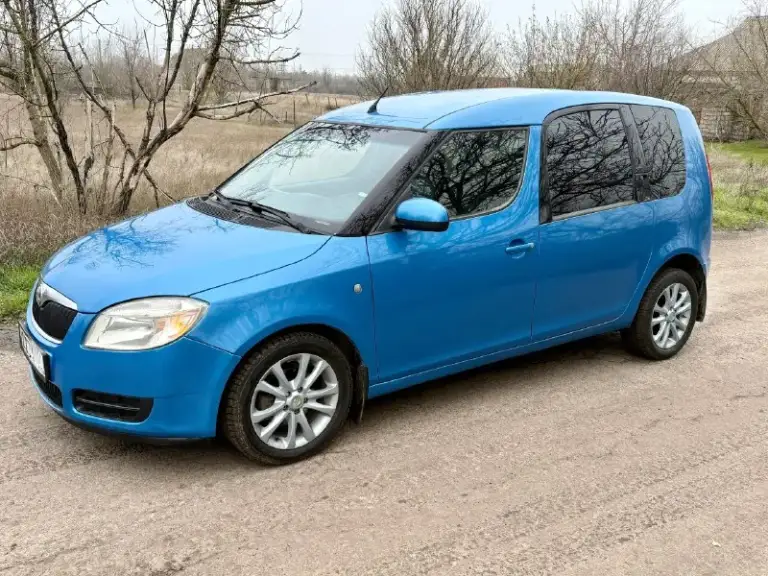 Цена 460т₽
Продам skoda roomster 2007г двигатель 1.4 после переборки. Новые маслосъемные колпачки, притерты клапана, кольца, сальники, ремни, ролики, сальники, помпа, сцепление с корзиной. Новое масло и антифриз. Новые колодки в круг, тормозные цилиндры, рулевые наконечники, внутренний шрус, ступичный подшипник, трос ручника. Гнили, ржавчины нет, состояние кузова отличное. Кондиционер работает отлично, абс. 4 стеклоподъемника с доводчиками, заводская магнитола с камерой заднего вида, центральный замок, сигнализация, 2 ключа, подогревы сидений. С авто отдам комплект шипованых зимних шин.
Документы чистые, любое переоформление
Цена 460.₽ торг у капота
Осмотр г. Новоазовск
Т. +79493183670
Т. +79493137598
Т. +79524182463
📞 Звоните: +7(949)3183670 - фотография - 1