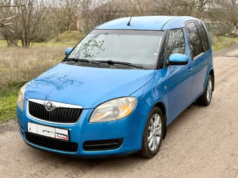 Цена 460т₽
Продам skoda roomster 2007г двигатель 1.4 после переборки. Новые маслосъемные колпачки, притерты клапана, кольца, сальники, ремни, ролики, сальники, помпа, сцепление с корзиной. Новое масло и антифриз. Новые колодки в круг, тормозные цилиндры, рулевые наконечники, внутренний шрус, ступичный подшипник, трос ручника. Гнили, ржавчины нет, состояние кузова отличное. Кондиционер работает отлично, абс. 4 стеклоподъемника с доводчиками, заводская магнитола с камерой заднего вида, центральный замок, сигнализация, 2 ключа, подогревы сидений. С авто отдам комплект шипованых зимних шин.
Документы чистые, любое переоформление
Цена 460.₽ торг у капота
Осмотр г. Новоазовск
Т. +79493183670
Т. +79493137598
Т. +79524182463
📞 Звоните: +7(949)3183670 - фотография - 2