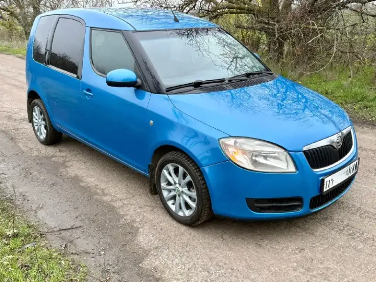 Цена 460т₽
Продам skoda roomster 2007г двигатель 1.4 после переборки. Новые маслосъемные колпачки, притерты клапана, кольца, сальники, ремни, ролики, сальники, помпа, сцепление с корзиной. Новое масло и антифриз. Новые колодки в круг, тормозные цилиндры, рулевые наконечники, внутренний шрус, ступичный подшипник, трос ручника. Гнили, ржавчины нет, состояние кузова отличное. Кондиционер работает отлично, абс. 4 стеклоподъемника с доводчиками, заводская магнитола с камерой заднего вида, центральный замок, сигнализация, 2 ключа, подогревы сидений. С авто отдам комплект шипованых зимних шин.
Документы чистые, любое переоформление
Цена 460.₽ торг у капота
Осмотр г. Новоазовск
Т. +79493183670
Т. +79493137598
Т. +79524182463
📞 Звоните: +7(949)3183670 - фотография - 4