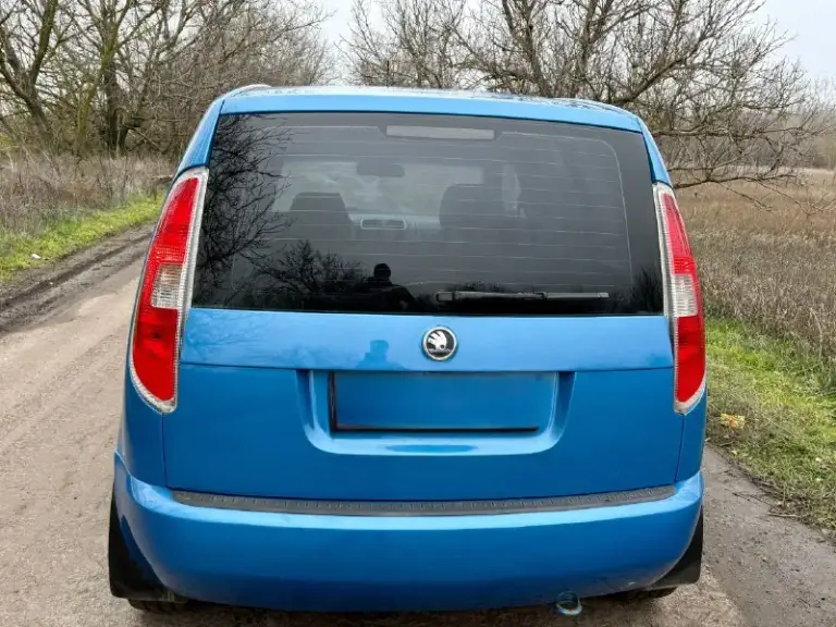 Цена 460т₽
Продам skoda roomster 2007г двигатель 1.4 после переборки. Новые маслосъемные колпачки, притерты клапана, кольца, сальники, ремни, ролики, сальники, помпа, сцепление с корзиной. Новое масло и антифриз. Новые колодки в круг, тормозные цилиндры, рулевые наконечники, внутренний шрус, ступичный подшипник, трос ручника. Гнили, ржавчины нет, состояние кузова отличное. Кондиционер работает отлично, абс. 4 стеклоподъемника с доводчиками, заводская магнитола с камерой заднего вида, центральный замок, сигнализация, 2 ключа, подогревы сидений. С авто отдам комплект шипованых зимних шин.
Документы чистые, любое переоформление
Цена 460.₽ торг у капота
Осмотр г. Новоазовск
Т. +79493183670
Т. +79493137598
Т. +79524182463
📞 Звоните: +7(949)3183670 - фотография - 6