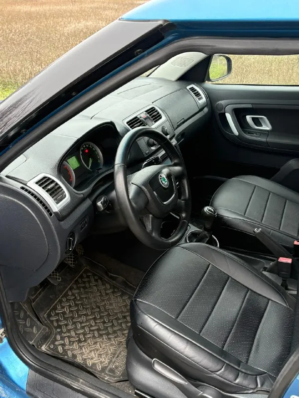 Цена 460т₽
Продам skoda roomster 2007г двигатель 1.4 после переборки. Новые маслосъемные колпачки, притерты клапана, кольца, сальники, ремни, ролики, сальники, помпа, сцепление с корзиной. Новое масло и антифриз. Новые колодки в круг, тормозные цилиндры, рулевые наконечники, внутренний шрус, ступичный подшипник, трос ручника. Гнили, ржавчины нет, состояние кузова отличное. Кондиционер работает отлично, абс. 4 стеклоподъемника с доводчиками, заводская магнитола с камерой заднего вида, центральный замок, сигнализация, 2 ключа, подогревы сидений. С авто отдам комплект шипованых зимних шин.
Документы чистые, любое переоформление
Цена 460.₽ торг у капота
Осмотр г. Новоазовск
Т. +79493183670
Т. +79493137598
Т. +79524182463
📞 Звоните: +7(949)3183670 - фотография - 7