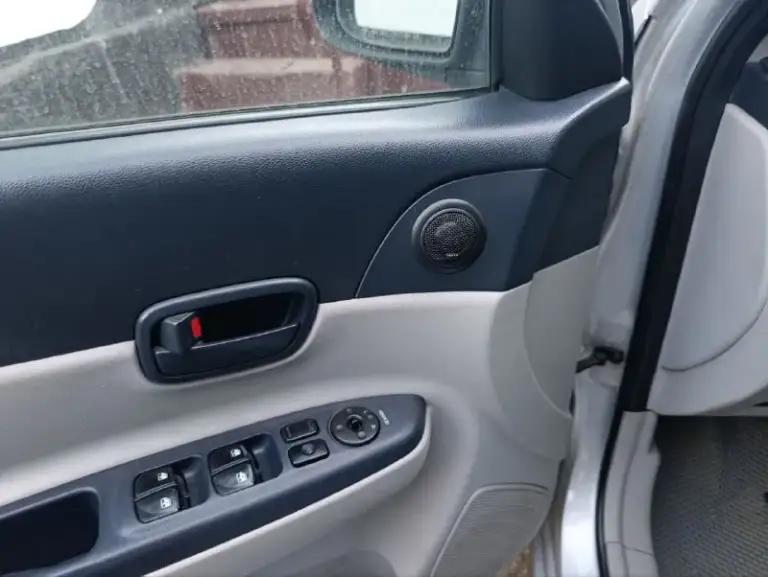 Продам hyundai accent 2007 года, мотор 1.4  газ/бензин, кпп механика 5 ступеней, пробег 205000 км. Комплектация-передние стеклоподьемники, обогрев передних сидений, зеркал и заднего стекла, мультируль, эур, air bag, центральный замок, сигнализация, сенсорная магнитола, кондиционер, 2 комплекта резины+докатка.
Состояние кузова соответствует фотографиям, машина местная не пригнаная. Г макеевка цена 620000р. +79493392701
📞 +7(949)3392701
📲 Tg: александр
📞 +7(949)3392701
📲 Tg: @da83robot
📞 +7(949)3392701
📲 Tg: @da83robot
📞 Звоните: +7(949)3392701 - фотография - 3