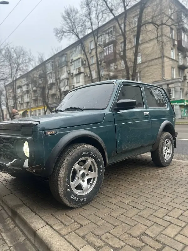 В продаже нива 2121
2000 Год нива в отличном состоянии вид имеет сильный
Коробка 5 ступка
Мосты раздатка все работают
Литые диски с резиной ровные не бьют по трассе едет вибраций нет
Мотор тянет хорошо не дымит
Все в рабочем состоянии
Печка греет, поворотники стопы габариты ближний дальний
Раздатка понижайка все включается
Лед оптика вкруг
Тонировка в круг 5 даже лобовое
Хорошая музыка
Новая резина на титанах
Салон ковшы сидения очень удобные, стеклоподъемники, и другое
Осмотр макеевка
По желанию могу пригнать куда нужно будет
Документы чистые без штрафов и запретов
Смотреть город макеевка
Цена 250 000
В продаже 2 нивы есть
Тел +7 (949) 638-01-13 - фотография - 1