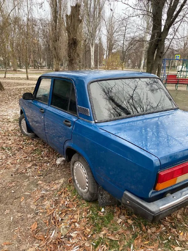 Продам 2107, 2006 года выпуска, инжектор, техническая часть на отлично, машина не гнилая, дно пороги в идеале, кузов так же ровный, есть сколы и незначительные притёртости в силу возраста. Музыка, сигнализация, двигатель работает ровно, запускается в любой мороз. Осмотр г. Донецк (донецк-сити). Цена 210.000 тысяч рублей. Торг после осмотра.

+79494410951

+79003019455 - фотография - 4