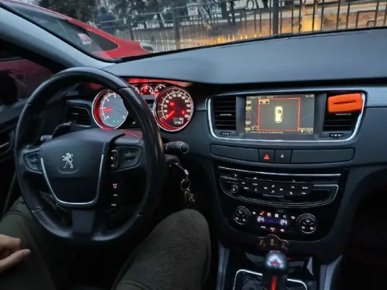 Продам peugeot 508. 2015 г рестайлинг в хорошем состоянии 1.6 расход 6.3л по городу автомат - 6ст пробег 250.543 км понарама, спутниковая навигация климат контроль, круиз, подрулевые липистки, датчик давления шин, датчик света, дождя, светодиодная оптика два комплекта колёс bridgestone почти новые. Машина полность исправна: поставил акамулятор новый, новые форсунки +тнвд. Четыре аморта + пружины-новые +помпа и ремень грм цена 950.000₽ тел +7 949 324-16-24
📞 Звоните: +7(949)3241624 - фотография - 6