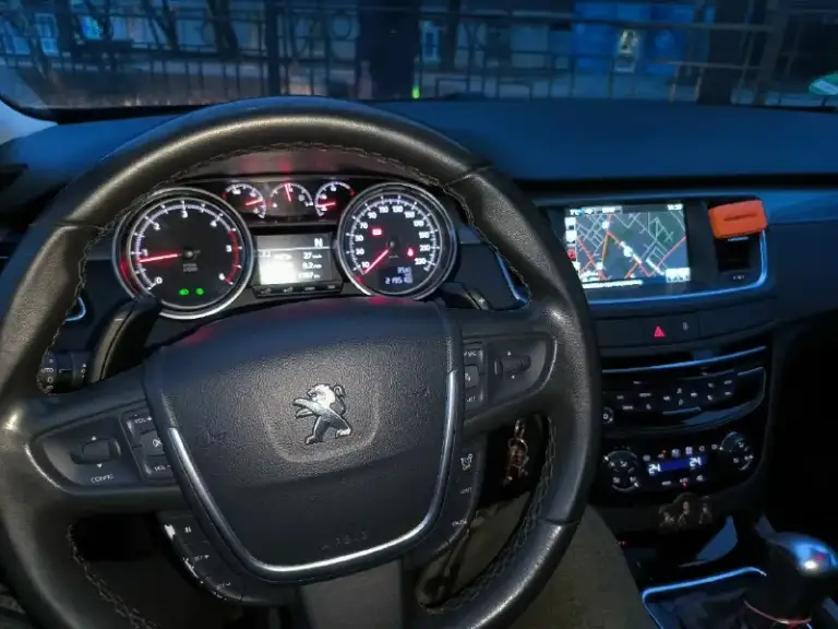 Продам peugeot 508. 2015 г рестайлинг в хорошем состоянии 1.6 расход 6.3л по городу автомат - 6ст пробег 250.543 км понарама, спутниковая навигация климат контроль, круиз, подрулевые липистки, датчик давления шин, датчик света, дождя, светодиодная оптика два комплекта колёс bridgestone почти новые. Машина полность исправна: поставил акамулятор новый, новые форсунки +тнвд. Четыре аморта + пружины-новые +помпа и ремень грм цена 950.000₽ тел +7 949 324-16-24
📞 Звоните: +7(949)3241624 - фотография - 7