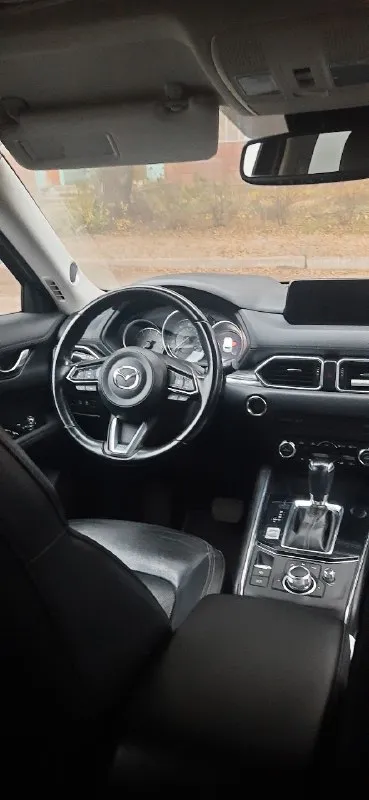 Mazda cx - 5 skyactiv technology
Год выпуска: 2018
Объём двигателя: 2.5
Коробка передач: автомат
Пробег: 92 тыс км
Привод: полный
Цена: 2 600 000₽ торг
Автомобиль находится в алчевске
Диски: r 19
Адаптивный круиз контроль (авто держит дистанцию до в переди идущего авто).
Адаптивный радар ( распознавание дорожных знаков на дороге, и удержание полосы).
Проекция на лобовое стекло.
Адаптивный свет ( при повороте руля поворачивается фара. При обнаружении встречного автомобиля включается или выключается дальний свет).
Кожаный салон. 2 комплекта резины. Владею автомобилем 1.7года. Jm3kfbdm2j0430248 +79591067007
📞 Звоните: +7(959)1067007 - фотография - 3