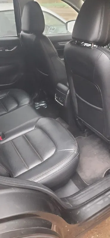 Mazda cx - 5 skyactiv technology
Год выпуска: 2018
Объём двигателя: 2.5
Коробка передач: автомат
Пробег: 92 тыс км
Привод: полный
Цена: 2 600 000₽ торг
Автомобиль находится в алчевске
Диски: r 19
Адаптивный круиз контроль (авто держит дистанцию до в переди идущего авто).
Адаптивный радар ( распознавание дорожных знаков на дороге, и удержание полосы).
Проекция на лобовое стекло.
Адаптивный свет ( при повороте руля поворачивается фара. При обнаружении встречного автомобиля включается или выключается дальний свет).
Кожаный салон. 2 комплекта резины. Владею автомобилем 1.7года. Jm3kfbdm2j0430248 +79591067007
📞 Звоните: +7(959)1067007 - фотография - 4
