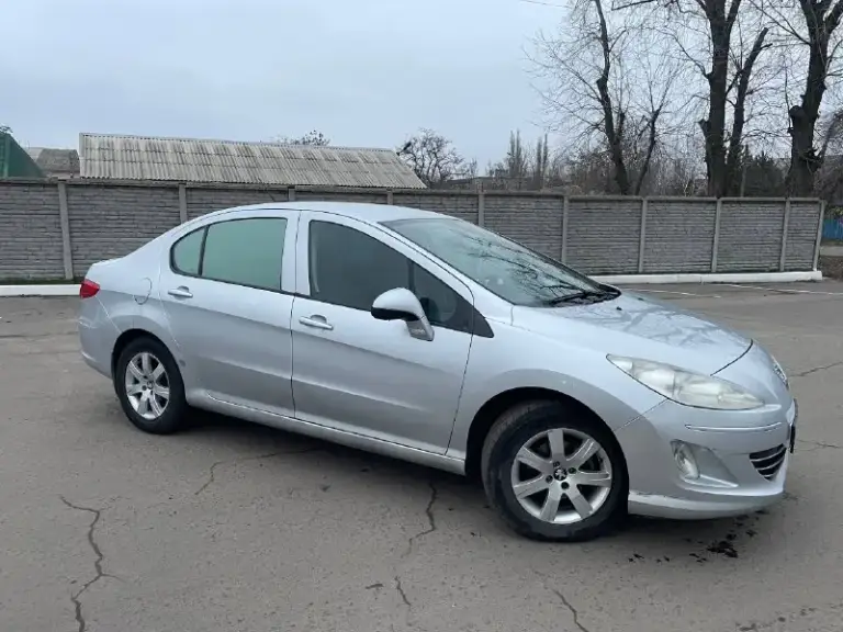 Всем привет
Продам peugeot 408 2013 год
В хорошем состоянии
По ходовой части всё хорошо двигатель отлично работает 1.6 автомат
Коробка листает чётко без каких либо пинков двух зонный климат контроль
Авто в хорошей комплектации хорошая и качественная аудио система всё работает пробег 287000
Цена авто 600.000р
Торг есть
Звонить по номеру +79490768902
📲 Tg: @king_moscow_9999
📞 Звоните: +7(949)0768902 - фотография - 7