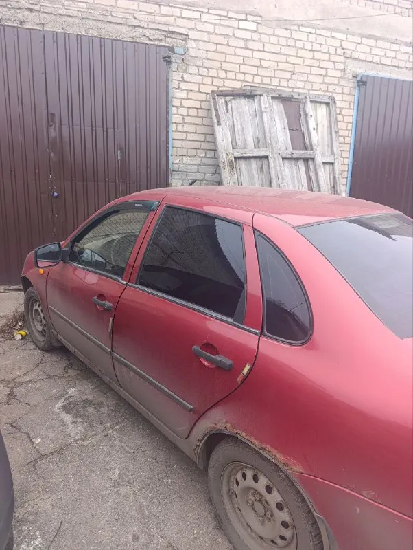 Lada kalina 2006г. 140 000 руб.   По технике в хорошем, абсолютно рабочем состоянии. По кузову и салону "не ухожена", нужно хорошо приложить руки (если нужно). Без дтп. Авто используется как техничка на сто. Регистрация постоянная днр, хозяин местный физ. Лицо. Продажа по дкп. 140 000 руб. Торг. +79495195507 - фотография - 3