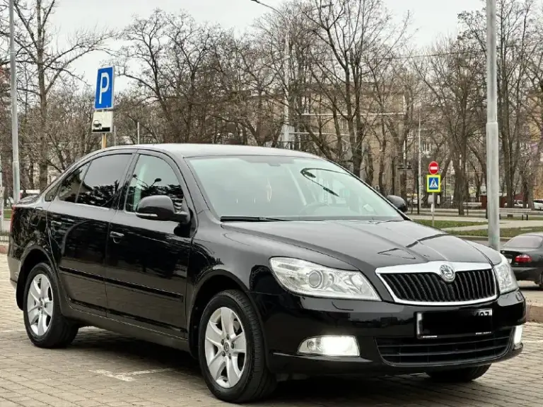 Skoda octavia a5 рестайлинг 1.8t
На обычном автомате asin!
Автомобиль в идеальном состоянии,
По другому не напишешь, так как автомобиль обслужен до мелочей абсолютно,
Двигатель 1.8t в паре с 6 ступенчатым автоматом,
Самая лучшая связка!
Год 2012г, комплектация максимальная!
Подогрев всех сидений!
Мульти руль,
Круиз контроль,
Сигнализация starlina автозапуск с ключа! Что хорошо в зимнее время))
Климат контроль,
Складывание зеркал, и многое другое!
По ходовой нечего не стучит не гремит,
Пробег родной 177тыс, км все подтверждено,
Своими словами тот кто купит останется доволен,
С документами полностью порядок!
Цена 🍋1.080тыс₽
Звоните +7949-551-68-75
📲 Tg: n.77
📞 Звоните: +7(949)5516875 - фотография - 6