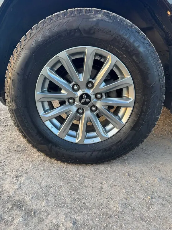 , 2014 Г. (последний рестайлинг)
Продаётся mitsubishi pajero в максимальной комплектации с надёжным бензиновым двигателем 3.0 л и автоматической коробкой передач. Автомобиль сочетает комфорт бизнес-класса и настоящие внедорожные возможности.
Основные преимущества:
Последний рестайлинг
Двигатель 3.0 бензин — проверенная надёжность

Полностью led-оптика, фары в тонированной бронеплёнке
Доработанная аудиосистема — качественный звук для ценителей
Кожаный салон
Идеальное техническое и внешнее состояние
Без дтп, кузов в родной геометрии
2 Комплекта оригинальных дисков: зима / лето
Автомобиль ухоженный, вложений не требует. Полностью готов к эксплуатации, все по регламенту, в оригинале.
Цена: 2 150 000 ₽ торг при осмотре авто.
Подробнее по телефону +79495683969 звоните, отвечу на все вопросы.
📲 Tg: @alphamind777 - фотография - 10