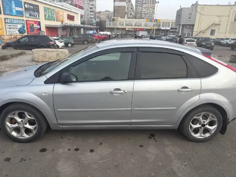 В продаже «ford focus 2» 2006 года выпуска

Машина простая, понятная и честная — без сюрпризов. Каждый день ездит, не подводит, заводится без проблем в любую погоду. Все работает как часы, салон аккуратный, без лишних запахов.
Обслуживалась вовремя, на машине не экономили.
Документы в порядке, без ограничений.

Цена: 490т
Детальная информация по телефону 📲 +79495338681 - фотография - 9