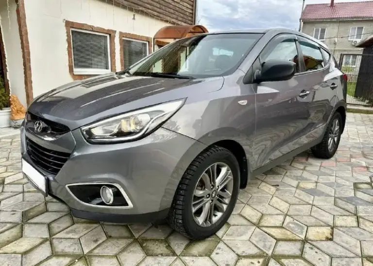 К вашему вниманию hyundai ix35 2014 года мотор 2.0 бензин
Пробег 185 тыс родного
В идеальном состоянии как по кузову так и технически
Мотор работает отдично тихо без посторонних шумов
Коробка работает как нужно переключает плавно не пинает не задерживает
Все в идеале
Автомобиль в родном окрасе
1-Косметический окрас
Без дтп! Одно притертость было в паркинге
Крашена одна дверь вторичка!!! Все стекла родные
Кроме лобового поменяли камушек попал была трещина мешала обзору …
В этом автомобиле есть все для комфортной езды.
Юридически чистый автомобиль!!!
Продажа по договору купли-продажи или через мрэо!!!!
Комплектация
-Датчик света:
-Датчик дождя:
-Круиз контроль:
-Доводчики стёкол:
-Подогревы всех сидений:
-Помощь при спуске:
-Адаптивные фары:
-Парктроники:
-4 Стекло подъёмника:
-Электро зеркала:
-Подогрев зеркал заднего вида:
-Бортовой компьютер:
Цена 1 390 000
Тел +79495095858
Тел +79895435743 тел-ватс.
📲 Tg: н
📲 Tg: николай н а
📞 Звоните: +7(949)5095858 - фотография - 1