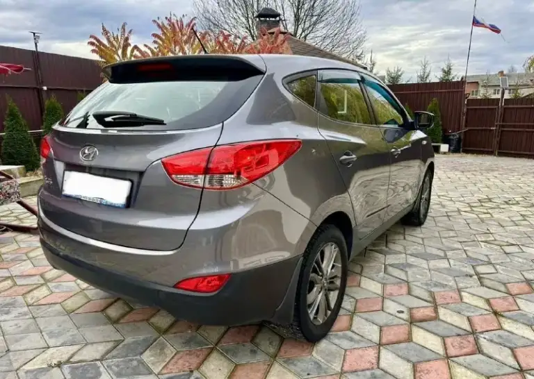 К вашему вниманию hyundai ix35 2014 года мотор 2.0 бензин
Пробег 185 тыс родного
В идеальном состоянии как по кузову так и технически
Мотор работает отдично тихо без посторонних шумов
Коробка работает как нужно переключает плавно не пинает не задерживает
Все в идеале
Автомобиль в родном окрасе
1-Косметический окрас
Без дтп! Одно притертость было в паркинге
Крашена одна дверь вторичка!!! Все стекла родные
Кроме лобового поменяли камушек попал была трещина мешала обзору …
В этом автомобиле есть все для комфортной езды.
Юридически чистый автомобиль!!!
Продажа по договору купли-продажи или через мрэо!!!!
Комплектация
-Датчик света:
-Датчик дождя:
-Круиз контроль:
-Доводчики стёкол:
-Подогревы всех сидений:
-Помощь при спуске:
-Адаптивные фары:
-Парктроники:
-4 Стекло подъёмника:
-Электро зеркала:
-Подогрев зеркал заднего вида:
-Бортовой компьютер:
Цена 1 390 000
Тел +79495095858
Тел +79895435743 тел-ватс.
📲 Tg: н
📲 Tg: николай н а
📞 Звоните: +7(949)5095858 - фотография - 5
