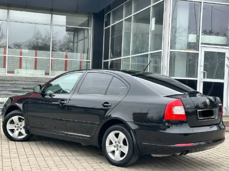 Skoda octavia a5 рестайлинг 1.8t
На обычном автомате asin!
Автомобиль в идеальном состоянии,
По другому не напишешь, так как автомобиль обслужен до мелочей абсолютно,
Двигатель 1.8t в паре с 6 ступенчатым автоматом,
Самая лучшая связка!
Год 2012г, комплектация максимальная!
Подогрев всех сидений!
Мульти руль,
Круиз контроль,
Сигнализация starlina автозапуск с ключа! Что хорошо в зимнее время))
Климат контроль,
Складывание зеркал, и многое другое!
По ходовой нечего не стучит не гремит,
Пробег родной 177тыс, км все подтверждено,
Своими словами тот кто купит останется доволен,
С документами полностью порядок!
Цена 🍋1.080тыс₽
Звоните +7949-551-68-75 - фотография - 2