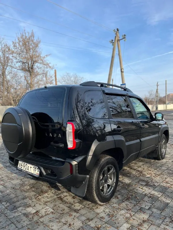 Продам ваз niva travel 2023года выпуска. В отличном состоянии. Машину покупали новую, 1 хозяин. Пробег 45 тыс км. Машина в родной краске. Два комплекта колес с дисками лето r15 зима r16.комплектация: кондиционер, подогрев передних сидений, 2 эл. Стеклоподъемника. Стоит хороший свет, полный антикор. По документам без проблем, переоформление в мрэо. Цена 1.100.000 тыс рублей + торг у капота. Осмотр г. Антрацит +7 (959) 101-94-99
📞 Звоните: +7(959)1019499 - фотография - 4