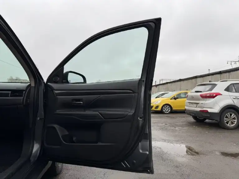 Всем привет! В продаже mitsubishi outlander, 2.0 л, 146 л. С. , 2016 года. Пробег 198 081 км.
Машина была в одних руках всё время. Покупалась компанией для перевозки директора, ездил на ней взрослый мужчина очень аккуратно, по салону видно. В авариях не участвовала. Единственное, дилеры меняли переднюю дверь водителя: в неё ударилось колесо, которое слетело с авто. Официалы поменяли дверь полностью.
По технике в отличном состоянии, обслуживалась как надо. Есть незначительные коцки по кузову, а так в отличном состоянии, делать ничего не надо, сел и поехал. Покупала девушка себе, но ей большая. .. Обмен возможен, цена на обмен выше. А за деньги 1.4 млн.
Тг. И ватцап.89595932537
Авто в лнр
📞 Звоните: +7(959)5932537 - фотография - 4