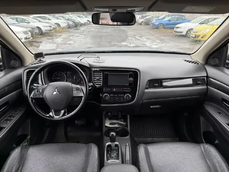Всем привет! В продаже mitsubishi outlander, 2.0 л, 146 л. С. , 2016 года. Пробег 198 081 км.
Машина была в одних руках всё время. Покупалась компанией для перевозки директора, ездил на ней взрослый мужчина очень аккуратно, по салону видно. В авариях не участвовала. Единственное, дилеры меняли переднюю дверь водителя: в неё ударилось колесо, которое слетело с авто. Официалы поменяли дверь полностью.
По технике в отличном состоянии, обслуживалась как надо. Есть незначительные коцки по кузову, а так в отличном состоянии, делать ничего не надо, сел и поехал. Покупала девушка себе, но ей большая. .. Обмен возможен, цена на обмен выше. А за деньги 1.4 млн.
Тг. И ватцап.89595932537
Авто в лнр
📞 Звоните: +7(959)5932537 - фотография - 8