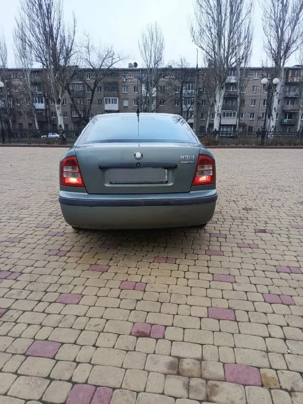 Продам 2002г skoda. Tour 1.6 мотор бензин работает идеально масло не расходует не дымит не троит авто в отличном состоянии хорошо сохранилась кпп без хрустов и вылетов плавная кулиса заходит как нада по авто гнили нету ходовая часть вся пересыпана ездить очень мягенка и комфортна днище лазит не нада вся живая машина каждый день ездить проблем нету документы в порядке можем ехать в мрэо и спокойно оформлять стоит резина зима на хороших литых дисках стоит хорошая оптика фары стоят линзовые электрика исправна печка работает очень хорошо машина на каждый день для роботы или так по ездить самое то под капот можно не лазить авто завëл и поехал салон приятный музыка штатная цена всего-лишь 350.000 но есть и торг всегда буду рад договорится с приятными и адекватными людьми посмотреть авто можно г. Донецк +79493866286
📞 Звоните: +7(949)3866286 - фотография - 4