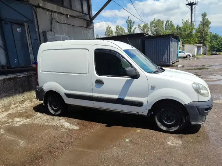 Срочно!!! Продам renault kangoo, 2008 года. Дизель 1,9, механика, грузовой фургон.
Машина в хорошем техническом состоянии, работает каждый день. На данный момент делать ничего не нужно. Обслуживалась своевременно на сто. Документы в порядке. Пробег: 220 тыс.
Цена: 420 тыс (торг)
Все вопросы по телефону: +79493219112 или +79494811951 - фотография - 2