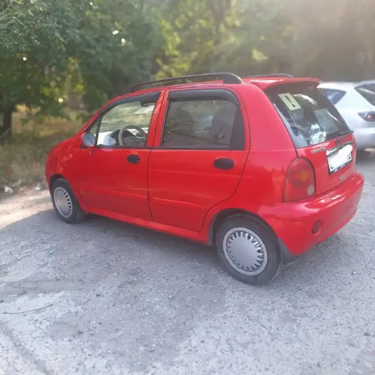 Продаю chery swit qq (1.1) 2008г. Пробег 123тыс км. Учёт рф 180 регион. Мкп комплектация: гур 2подушки безопасности, кондиционер( работает),4 стеклоподъемника, штатная сигнализация, магнитола. Произведена замена свечей, колодок, установлен новый радиатор и сцепление. Приятный, не закуренный салон. Идеальный вариант для первого авто. Без гнили. На корпусе есть царапины. Для реальных покупателей при осмотре торг.
2 Комплекта резины+видеорегистратор. Цена 220тыс руб. Тел. +79493033050 - фотография - 7
