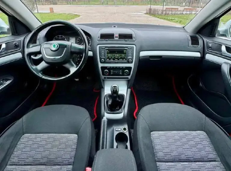 🇨🇿 Skoda octavia a5

💰Цена: 950 000р
🏢Город: мариуполь
📅Год выпуска: 2011
🧾Пробег: 209 900км.
⚙️Двигатель: 1.6
⛽Топливо: бензин
⚙️Кпп: механика

📞 Телефон:

+7-949-551-91-52
+7-949-727-41-51
+7-989-263-55-56

💾 Описание: - фотография - 8