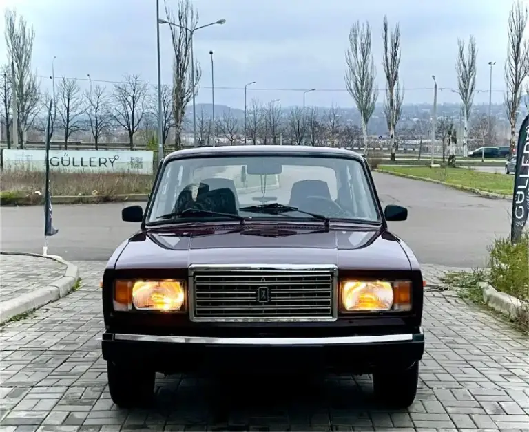 Доброго времени суток, в продаже ваз 2107 в изумительном состоянии! 🚘🔥

Таких экземпляров осталось мало, автомобиль не бит, и не крашен. ✅

Пробег составляет 63.000 км!🛞🏁

Двигатель 1.600
Работает без каких либо нареканий, коробка 5 ступенчатая без хрустов и вылетов. 🚀

По ходовой нечего не стучит, и не гремит, диски r13!

Все расходники менялись вовремя, прошла полное т. О перед продажей, заменены все масла и так же фильтра. ✅

По кузову без вопросов, гнили нет, днище, стаканы, лонжероны, целые!🔥

По салоне все в достойном состоянии, все как и должно быть по заводу, запах нового авто, не прокурен, не порван. 🚀

Так же стоит простенькая музыка, магнитола aura и динамики pioner!

По документам авто кристально чистое, любой вид переоформление, так же любые проверки с вашей стороны приветствуются. ✅

Ценник данного авто 245.000₽ реально мужчин покупателю уступлю в цене, торг!

Автомобиль находиться в донецке

+79498007111

+79498326167 - фотография - 3