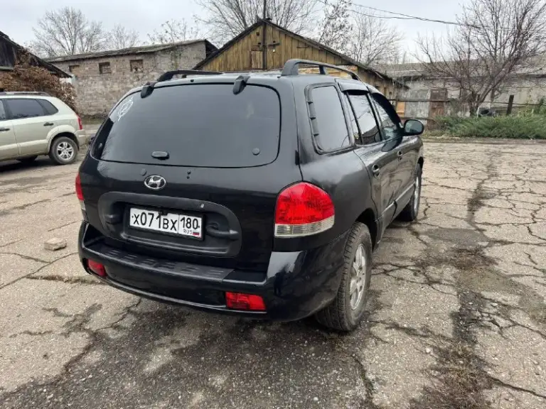 Продам hyundai santa fe 2003год. Машина в достойном состоянии. 2.4 бензин. По машине всё работает. Новая зимняя резина, второй комплект летней резины на дисках. С переоформлением. Машина находится в донецке. Цена 520.000р. Все подробности по телефону +79493820834. - фотография - 4