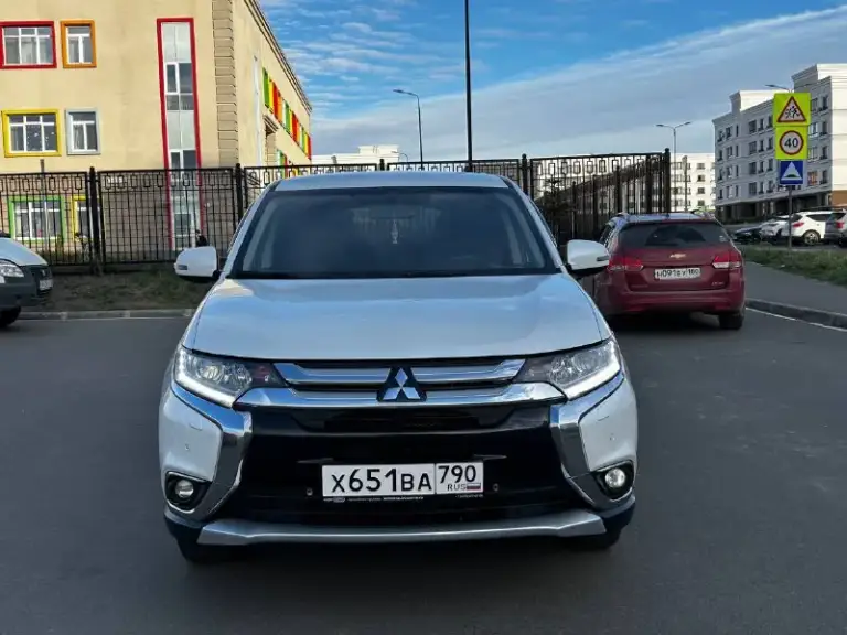 Mitsubishi outlander 2016 2.0 at
-Коробка автомат
-Пробег 127000
-Цена: 1.580000₽
-Мариуполь
-Тел: +79495877152

Автомобиль в отличном состоянии. Реальный не скрученный пробег, кузов без дефектов. Двигатель работает идеально, коробка переключается плавно без пинков, ходовая часть без нареканий. Климат-контроль, круиз-контроль, подогрев сидений, диодная оптика, литые диски, новая зимняя резина липучка, два ключа, автозапуск. Без вложений, звоните! - фотография - 2