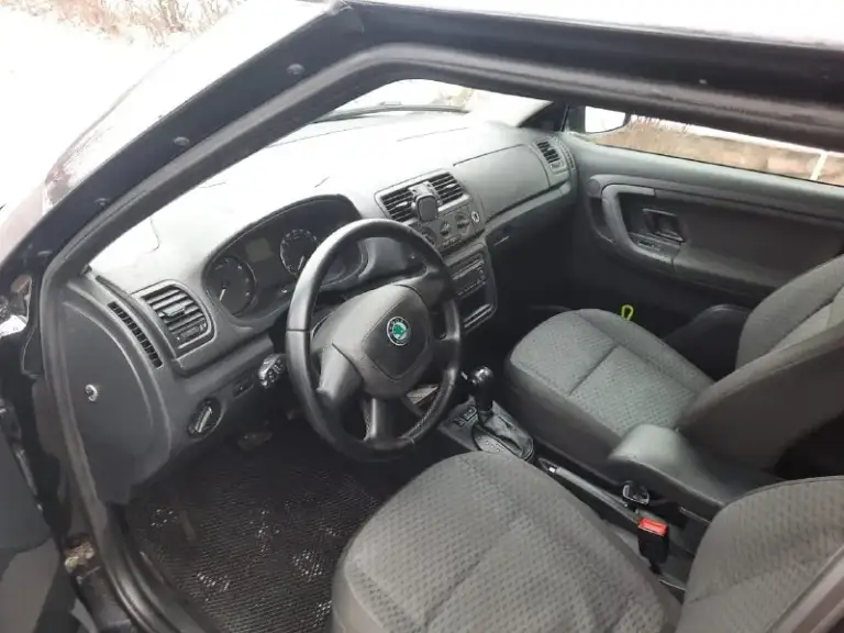 Продам skoda fabia | |
2011 Года
1.6
Коробка полноценный автомат
1 Хозяин за всю историю бережная эксплуатация
160 Тысяч родного пробега любые проверки
Автотека зелень, авто никогда не участвовал в дтп
Двигатель коробка ходовая без нареканий.
Комплектация : кондиционер, круиз контроль, 4 эл. Стеклоподьемника, электро зеркала, колеса зима-лето на дисках и много другое.
Продажа через мрэо
Автомобиль не требует вложений от слова совсем сел поехал, реально до первого покупателя
Осмотр г. Донецк
Цена 750 хороший торг у капота.
Номер для связи +79490890438

📞 Звоните: +7(949)0890438 - фотография - 7