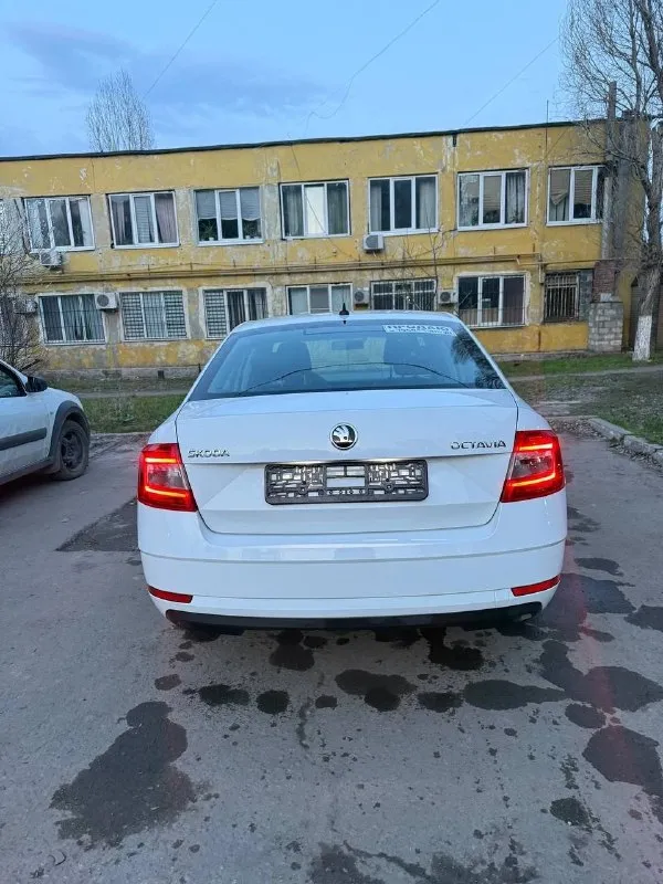 Skoda octavia a7 рестайлинг ( skoda октавия)
Официальная!
2019 Год выпуска
Пробег 151000
Двигатель 1.6 (обычный)
Кпп механическая
Птс оригинал!
Автомобиль в отличном состоянии!
Без юр проблем, в такси не была!
Лицензий никаких не было!
Кузов имеет заводской окрас, за исключением одного элемента, ничего критичного
Автомобиль полностью обслужен - 1000 км назад!
Двигатель 1.6 самый надежный и экономичный (7 литров по городу)
Подвеска не стучит!
Технически на 5+
Кондиционер, подогревы сидений
Два ключа
Чистый и ухоженный салон
Автомобиль без «колхоза» все в оригинале, включая стекла оригинал!
Если вы не с луганска, могу все показать по видео!
Город луганск
Цена 1450000 рублей(торг)
+79591730638
📞 Звоните: +7(959)1730638 - фотография - 2