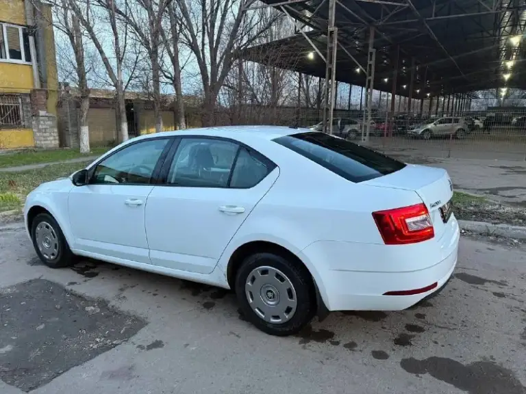 Skoda octavia a7 рестайлинг ( skoda октавия)
Официальная!
2019 Год выпуска
Пробег 151000
Двигатель 1.6 (обычный)
Кпп механическая
Птс оригинал!
Автомобиль в отличном состоянии!
Без юр проблем, в такси не была!
Лицензий никаких не было!
Кузов имеет заводской окрас, за исключением одного элемента, ничего критичного
Автомобиль полностью обслужен - 1000 км назад!
Двигатель 1.6 самый надежный и экономичный (7 литров по городу)
Подвеска не стучит!
Технически на 5+
Кондиционер, подогревы сидений
Два ключа
Чистый и ухоженный салон
Автомобиль без «колхоза» все в оригинале, включая стекла оригинал!
Если вы не с луганска, могу все показать по видео!
Город луганск
Цена 1450000 рублей(торг)
+79591730638
📞 Звоните: +7(959)1730638 - фотография - 3