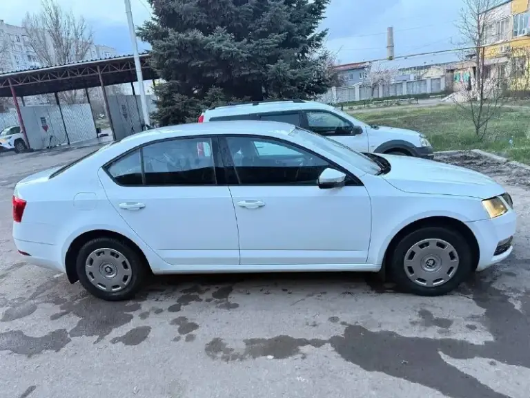Skoda octavia a7 рестайлинг ( skoda октавия)
Официальная!
2019 Год выпуска
Пробег 151000
Двигатель 1.6 (обычный)
Кпп механическая
Птс оригинал!
Автомобиль в отличном состоянии!
Без юр проблем, в такси не была!
Лицензий никаких не было!
Кузов имеет заводской окрас, за исключением одного элемента, ничего критичного
Автомобиль полностью обслужен - 1000 км назад!
Двигатель 1.6 самый надежный и экономичный (7 литров по городу)
Подвеска не стучит!
Технически на 5+
Кондиционер, подогревы сидений
Два ключа
Чистый и ухоженный салон
Автомобиль без «колхоза» все в оригинале, включая стекла оригинал!
Если вы не с луганска, могу все показать по видео!
Город луганск
Цена 1450000 рублей(торг)
+79591730638
📞 Звоните: +7(959)1730638 - фотография - 4