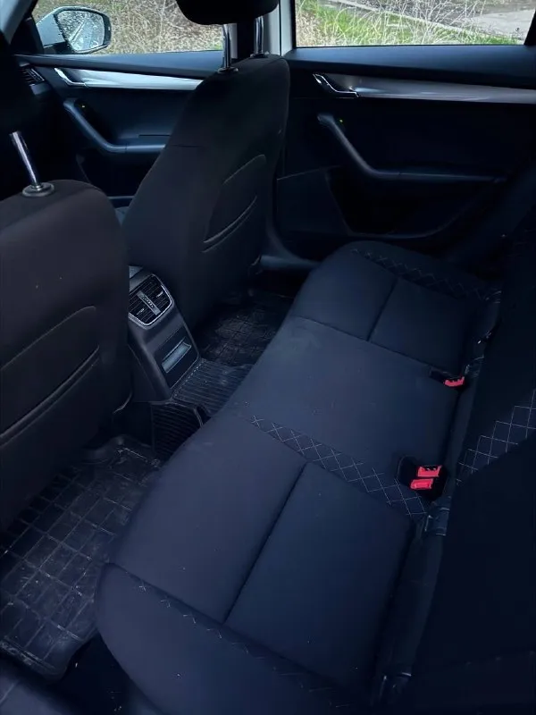Skoda octavia a7 рестайлинг ( skoda октавия)
Официальная!
2019 Год выпуска
Пробег 151000
Двигатель 1.6 (обычный)
Кпп механическая
Птс оригинал!
Автомобиль в отличном состоянии!
Без юр проблем, в такси не была!
Лицензий никаких не было!
Кузов имеет заводской окрас, за исключением одного элемента, ничего критичного
Автомобиль полностью обслужен - 1000 км назад!
Двигатель 1.6 самый надежный и экономичный (7 литров по городу)
Подвеска не стучит!
Технически на 5+
Кондиционер, подогревы сидений
Два ключа
Чистый и ухоженный салон
Автомобиль без «колхоза» все в оригинале, включая стекла оригинал!
Если вы не с луганска, могу все показать по видео!
Город луганск
Цена 1450000 рублей(торг)
+79591730638
📞 Звоните: +7(959)1730638 - фотография - 8