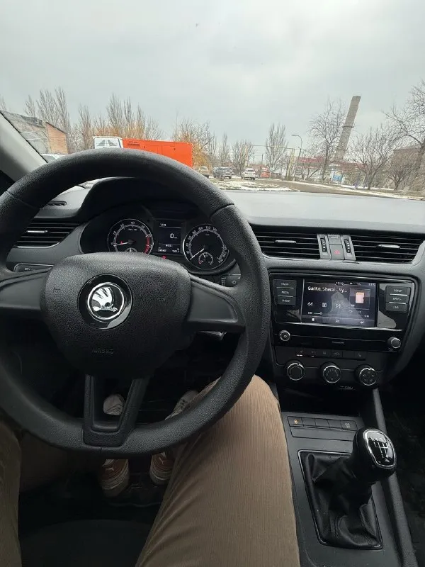 Skoda octavia a7 рестайлинг ( skoda октавия)
Официальная!
2019 Год выпуска
Пробег 151000
Двигатель 1.6 (обычный)
Кпп механическая
Птс оригинал!
Автомобиль в отличном состоянии!
Без юр проблем, в такси не была!
Лицензий никаких не было!
Кузов имеет заводской окрас, за исключением одного элемента, ничего критичного
Автомобиль полностью обслужен - 1000 км назад!
Двигатель 1.6 самый надежный и экономичный (7 литров по городу)
Подвеска не стучит!
Технически на 5+
Кондиционер, подогревы сидений
Два ключа
Чистый и ухоженный салон
Автомобиль без «колхоза» все в оригинале, включая стекла оригинал!
Если вы не с луганска, могу все показать по видео!
Город луганск
Цена 1450000 рублей(торг)
+79591730638
📞 Звоните: +7(959)1730638 - фотография - 9