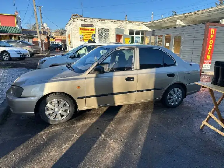 🚘Марка: hyundai accent
⛽ Бензин 1.5 бензин
🐎 102Л. С
📅Год выпуска:  2005
💴Цена: 420000🫰🏻
• Пробег:300000
• Коробка в хорошем состоянии
По двигателю вопросов нет !
• Салон в хорошо состоянии     
• Акустика
•Стеклоподъемник
•Кондиционер
•Гидра усилитель руля
Документы все порядке полное переоформление!
Зеленая автотека!
Автомобиль без гнили никаких вложений не требует ! Почти в родном окрасе крашена две детали!
Торг уместен!
Все вопросы по телефону !
📞  +79494999910
Осмотр пгт. Володарское
📲 Tg: @armenovich999
📞 Звоните: +7(949)4999910 - фотография - 10