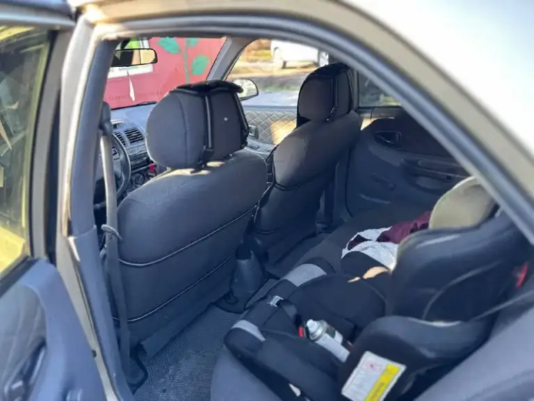 🚘Марка: hyundai accent
⛽ Бензин 1.5 бензин
🐎 102Л. С
📅Год выпуска:  2005
💴Цена: 420000🫰🏻
• Пробег:300000
• Коробка в хорошем состоянии
По двигателю вопросов нет !
• Салон в хорошо состоянии     
• Акустика
•Стеклоподъемник
•Кондиционер
•Гидра усилитель руля
Документы все порядке полное переоформление!
Зеленая автотека!
Автомобиль без гнили никаких вложений не требует ! Почти в родном окрасе крашена две детали!
Торг уместен!
Все вопросы по телефону !
📞  +79494999910
Осмотр пгт. Володарское
📲 Tg: @armenovich999
📞 Звоните: +7(949)4999910 - фотография - 6