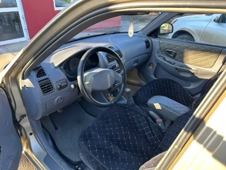 🚘Марка: hyundai accent
⛽ Бензин 1.5 бензин
🐎 102Л. С
📅Год выпуска:  2005
💴Цена: 420000🫰🏻
• Пробег:300000
• Коробка в хорошем состоянии
По двигателю вопросов нет !
• Салон в хорошо состоянии     
• Акустика
•Стеклоподъемник
•Кондиционер
•Гидра усилитель руля
Документы все порядке полное переоформление!
Зеленая автотека!
Автомобиль без гнили никаких вложений не требует ! Почти в родном окрасе крашена две детали!
Торг уместен!
Все вопросы по телефону !
📞  +79494999910
Осмотр пгт. Володарское
📲 Tg: @armenovich999
📞 Звоните: +7(949)4999910 - фотография - 9