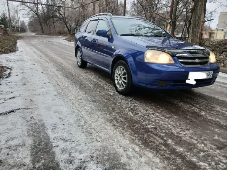 Продам chevrolet лачетти 2011год собственник один хозяин покупал новую машина как новая не бита не крашена родной пробег 76 тысяч прошла обслужил полностью ремни ролики помпу масла фильтра все что нужно было обслужил автомобиль обработан оцинкован полная комплектация кондиционер дует отлично 👍 достойная машина кто хочет хороший автомобиль это то что надо +79490871724 цена 580 тысяч
📞 Звоните: +7(949)0871724 - фотография - 1