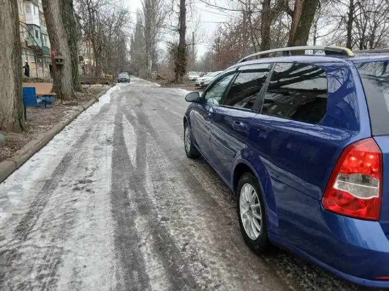 Продам chevrolet лачетти 2011год собственник один хозяин покупал новую машина как новая не бита не крашена родной пробег 76 тысяч прошла обслужил полностью ремни ролики помпу масла фильтра все что нужно было обслужил автомобиль обработан оцинкован полная комплектация кондиционер дует отлично 👍 достойная машина кто хочет хороший автомобиль это то что надо +79490871724 цена 580 тысяч
📞 Звоните: +7(949)0871724 - фотография - 6