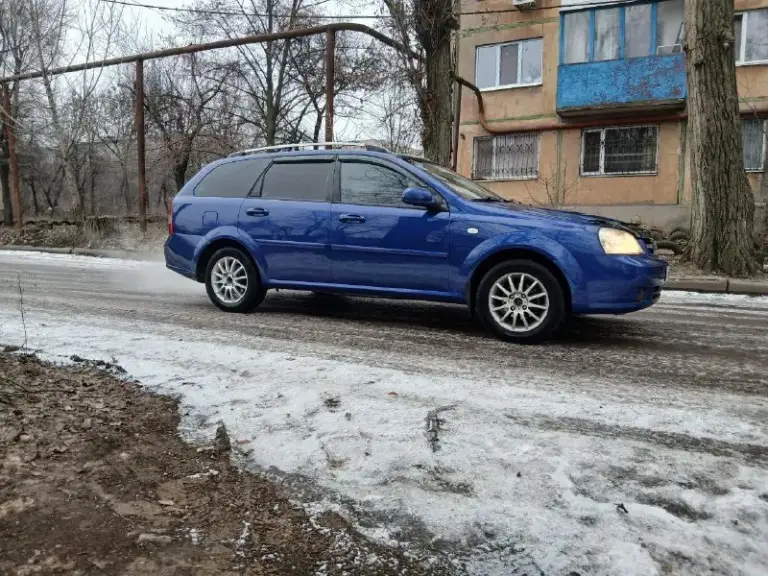 Продам chevrolet лачетти 2011год собственник один хозяин покупал новую машина как новая не бита не крашена родной пробег 76 тысяч прошла обслужил полностью ремни ролики помпу масла фильтра все что нужно было обслужил автомобиль обработан оцинкован полная комплектация кондиционер дует отлично 👍 достойная машина кто хочет хороший автомобиль это то что надо +79490871724 цена 580 тысяч
📞 Звоните: +7(949)0871724 - фотография - 7