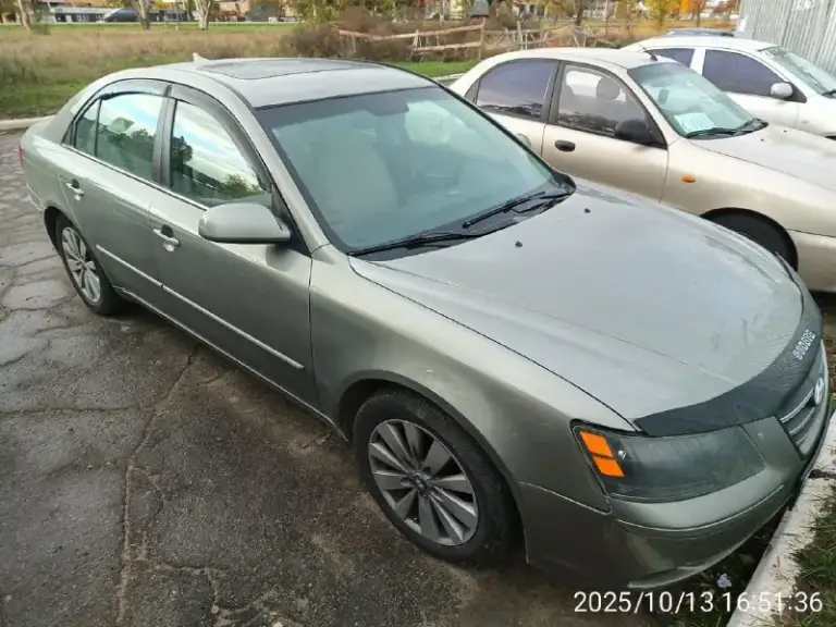 Продам авто, hyundai sonata (американка) 2.4 газ-бензин, 2009 год, состояния технически на твердую 4, по ходовой части вопросов нет, есть не значительные нюансы. Обмен на ладу гранту с вашей доплатой +79885724078 - фотография - 4