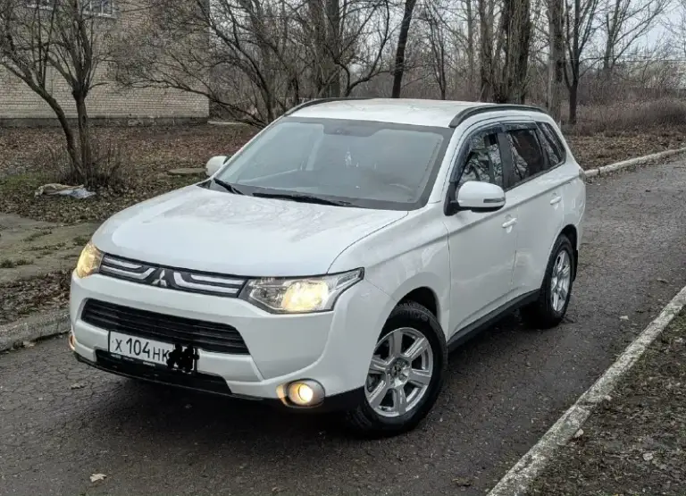 📢 Продам mitsubishi outlander ресталинг в идеальном состоянии можно и вкредит 💥💥 🔹год 2014 🔹двигатель 2.0л бенз. 🔹коробка: автомат 🔹привод :полный 🔹учёт рф любое оформление цена 1м.150тр торг звоните 🔹авто в хорошем состоянии не бита 100% ходовка супер двигатель и кпп работают отлично, кузов в идеальном состоянии, музыка, дачики мертвых зон камера задниго вида, дачик света, дачик дождя, сигнализация, эл стеклоподъёмники подогрев сидения 2х зоный климат резина хорошая т. Д 🔹телефон :+79490030135(телеграм +79497396813) (вацап +380714978907
📞 Звоните: +7(949)0030135 - фотография - 3