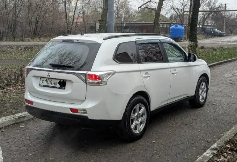 📢 Продам mitsubishi outlander ресталинг в идеальном состоянии можно и вкредит 💥💥 🔹год 2014 🔹двигатель 2.0л бенз. 🔹коробка: автомат 🔹привод :полный 🔹учёт рф любое оформление цена 1м.150тр торг звоните 🔹авто в хорошем состоянии не бита 100% ходовка супер двигатель и кпп работают отлично, кузов в идеальном состоянии, музыка, дачики мертвых зон камера задниго вида, дачик света, дачик дождя, сигнализация, эл стеклоподъёмники подогрев сидения 2х зоный климат резина хорошая т. Д 🔹телефон :+79490030135(телеграм +79497396813) (вацап +380714978907
📞 Звоните: +7(949)0030135 - фотография - 5