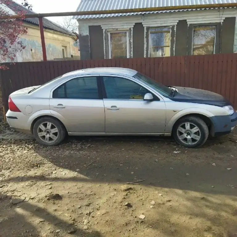 Продам ford мондео 3 2.0 бензин, мкпп на уверенном ходу, сел и поехал, подогрев передних сидений, обогрев заднего стекла, 4 эл стеклоподъёмника с доводчиками, центральный замок, эл. Зеркала, цена 380тыс торг у капота телефон 79493313771
📞 Звоните: +7(949)3313771 - фотография - 5